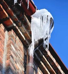 Rain pipe frost protection